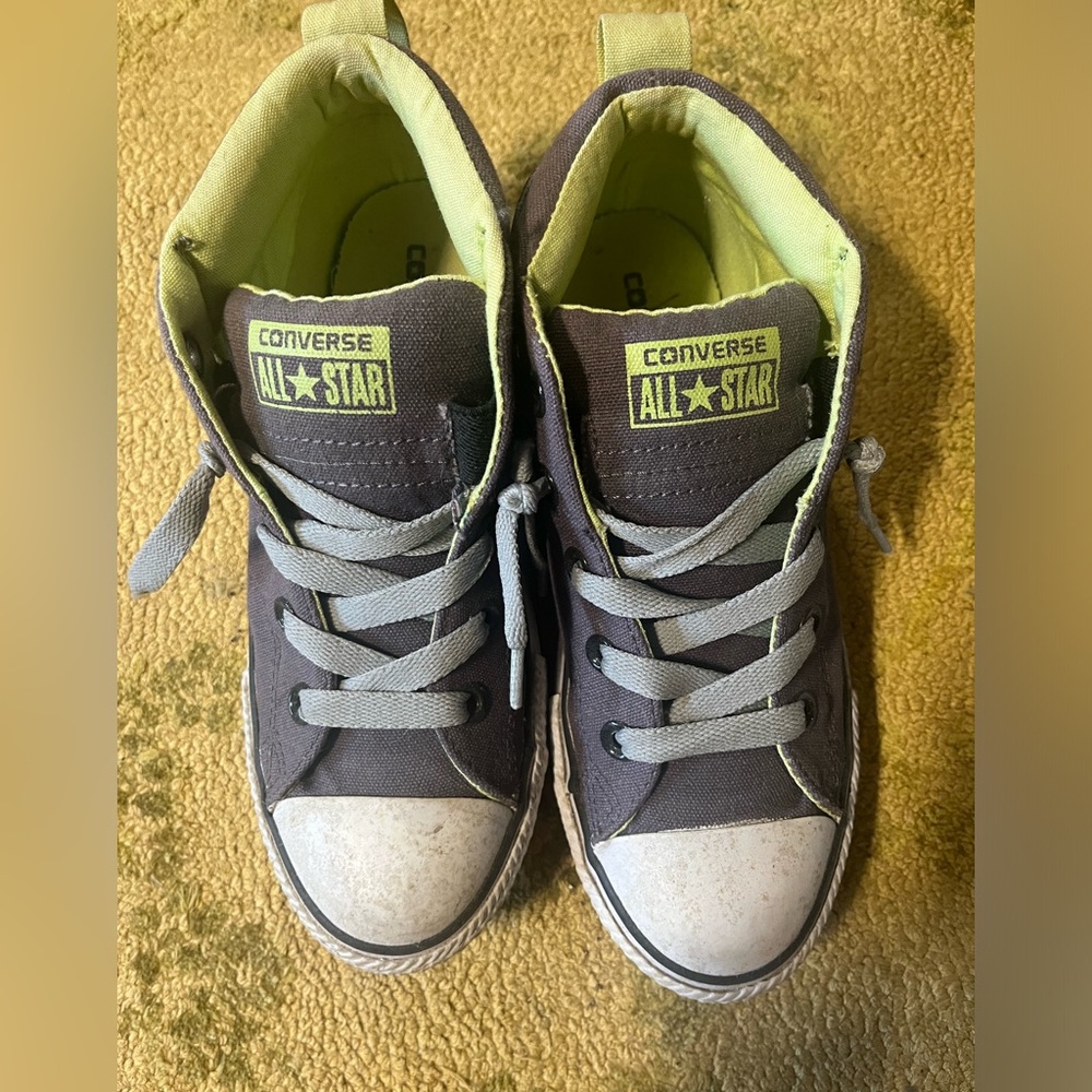 Kids converse high top sneakers size 3